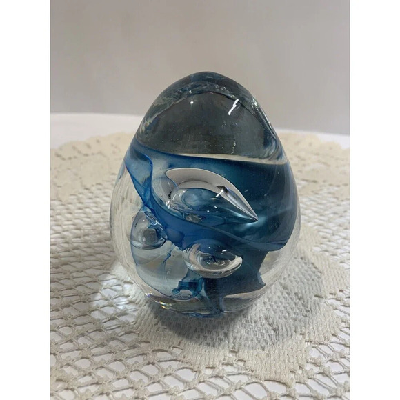 Vintage Blue & Clear Art Glass Heavy Weight Egg Shaped Paperweight Signed - Picture 2 of 10